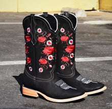 Load image into Gallery viewer, 0002 Est Estela black in roses 🔥 women boots square toe