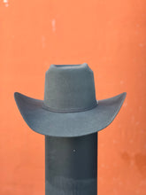 Load image into Gallery viewer, Estilo Texano felt hat/ texana 🤠 gris