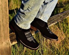 Load image into Gallery viewer, 001 Botín vaquero gamusa - men's boots - 723 Black