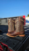 Cargar imagen en el visor de la galería, 0002 Man rodeo boots Estilo Luis color cafe
