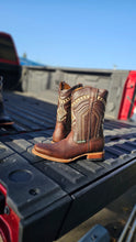 Cargar imagen en el visor de la galería, 0002 Man rodeo boots Estilo Luis color cafe