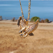 Cargar imagen en el visor de la galería, 18k plated gold chain and pendant águila