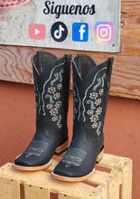 Load image into Gallery viewer, 00045 Est Andrea woman black Rodeo Boots 😍  CP wide squre toe