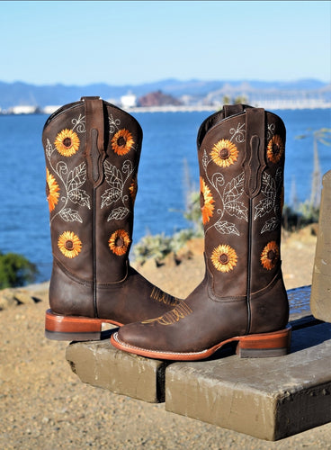 031 Chocolate Girasol square toe woman boots 😍 RW sunflower