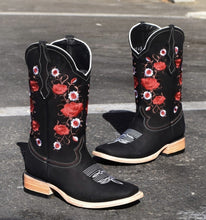 Load image into Gallery viewer, 0002 Est Estela black in roses 🔥 women boots square toe