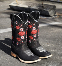 Load image into Gallery viewer, 0002 Est Estela black in roses 🔥 women boots square toe