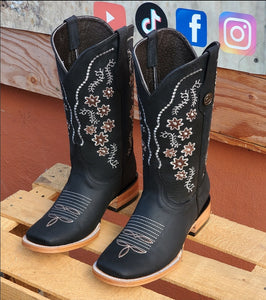 00045 Est Andrea woman black Rodeo Boots 😍  CP wide squre toe