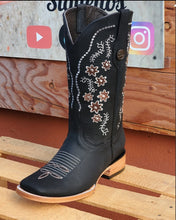 Cargar imagen en el visor de la galería, 00045 Est Andrea woman black Rodeo Boots 😍  CP wide squre toe