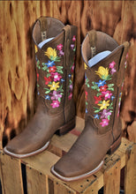 Load image into Gallery viewer, 039 Est Frida 😍 square toe woman boots 😍