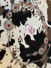 Load image into Gallery viewer, Red-silvertone chain belt