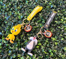 Load image into Gallery viewer, Piolin 💛silvestre Keychains