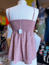 Load image into Gallery viewer, Front tie &amp; button down tank top