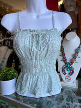 Load image into Gallery viewer, Floral Green top