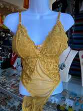 Cargar imagen en el visor de la galería, V Neck lace bodysuit