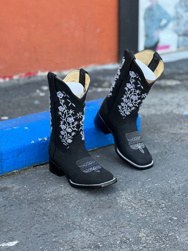 034 Estilo Jazmin wide square toe woman boots 😍