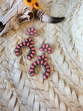 Load image into Gallery viewer, Pink earrings