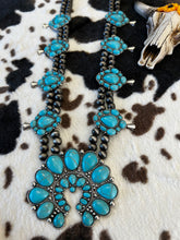 Load image into Gallery viewer, Long Squash Necklace