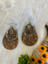 Load image into Gallery viewer, Botitas Earrings