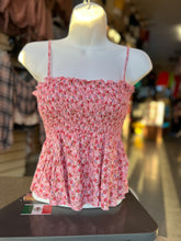 Load image into Gallery viewer, Floral top