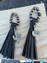 Load image into Gallery viewer, Mayra  Earrings