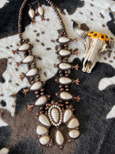 Cargar imagen en el visor de la galería, White Stone Squash Blossom Navajo and Earrings Set