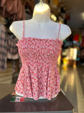 Load image into Gallery viewer, Floral top