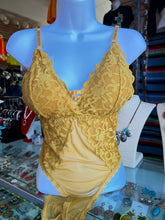 Cargar imagen en el visor de la galería, V Neck lace bodysuit