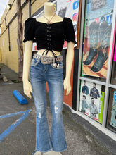 Cargar imagen en el visor de la galería, Chinita Black Top