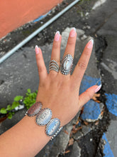 Load image into Gallery viewer, Silvertone bracelet