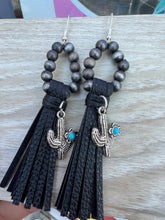 Load image into Gallery viewer, Mayra  Earrings