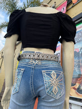 Cargar imagen en el visor de la galería, Chinita Black Top