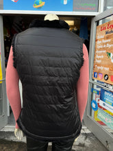 Cargar imagen en el visor de la galería, Reversible Vest (black and burgundy colors available)
