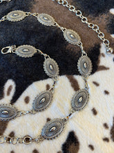 Load image into Gallery viewer, Oval Flower Chain Belt47” long