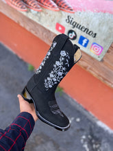 Cargar imagen en el visor de la galería, 034 Estilo Jazmin wide square toe woman boots 😍