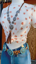 Load image into Gallery viewer, Floral Top size medium only