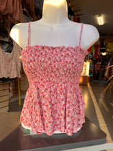 Load image into Gallery viewer, Floral top