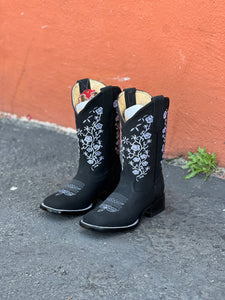 034 Estilo Jazmin wide square toe woman boots 😍