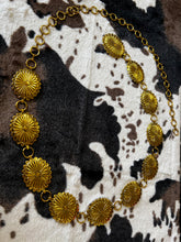 Load image into Gallery viewer, Gold Flower Chain Belt