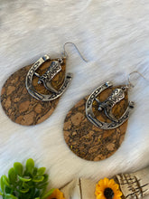 Load image into Gallery viewer, Botitas Earrings