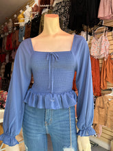 Load image into Gallery viewer, Laurita Long sleeve top size small only
