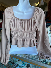 Load image into Gallery viewer, Long sleeve Top