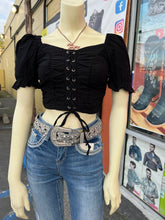 Cargar imagen en el visor de la galería, Chinita Black Top