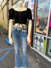 Cargar imagen en el visor de la galería, Chinita Black Top