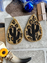 Cargar imagen en el visor de la galería, Cactus 🌵 Earrings